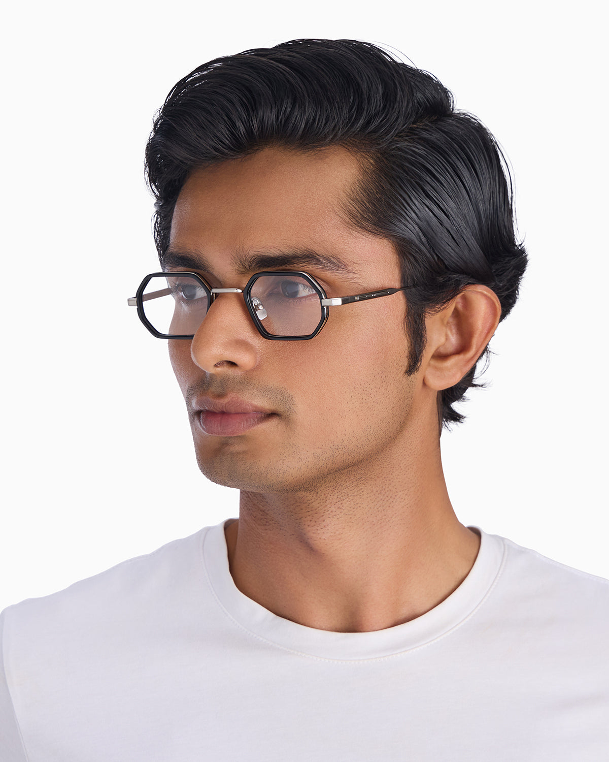 Undertone_silver_opt_m